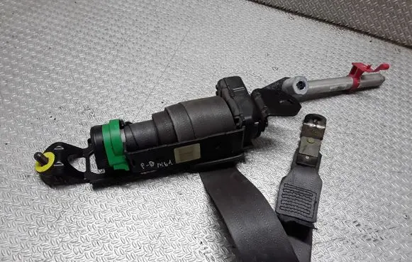 Volvo V70 Front seatbelt 8626240