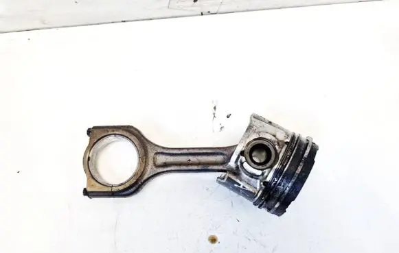 Peugeot 207 Piston with connecting rod