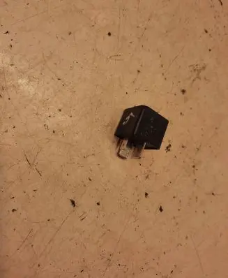 Volkswagen Golf V Other relay 7M0951253A 95VW10K705CA V23136J6X45
