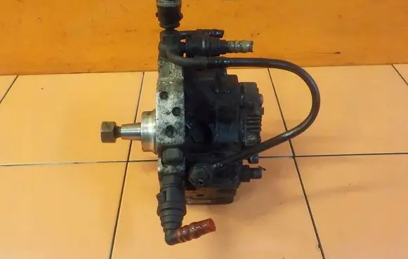 Iveco Daily 35.8 - 9 Fuel injection high pressure pump 