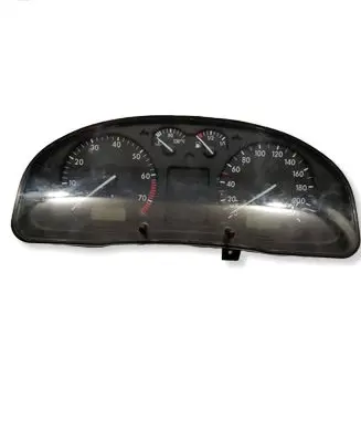 Volkswagen PASSAT B5 Speedometer (instrument cluster) 3B0919860D