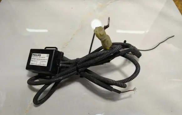 BMW X3 E83 LED ballast control module 031955