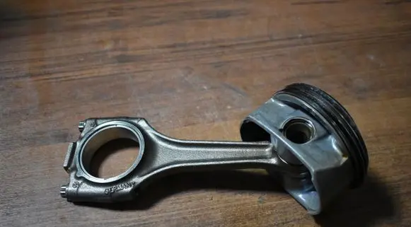 Porsche Panamera (971) Piston 