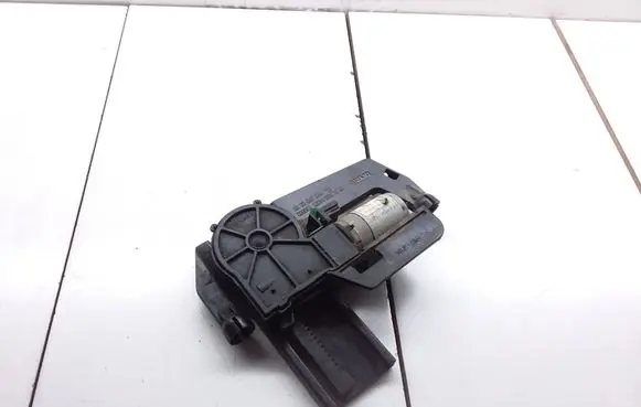 Mercedes-Benz E W210 Seat adjustment motor 2109700026