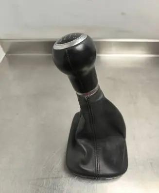 Audi A1 Gear lever shifter trim leather/knob 8P0863279A