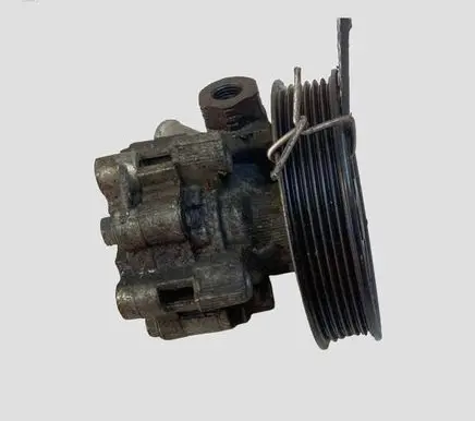Opel Insignia A Power steering pump 55563329
