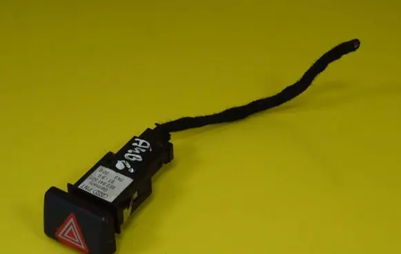 Audi A4 S4 B6 8E 8H Hazard light switch 8E0941509