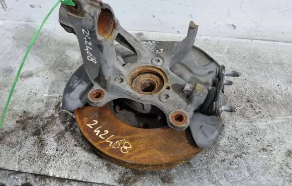 Volkswagen Golf VII Front wheel hub spindle knuckle 5Q0256Q