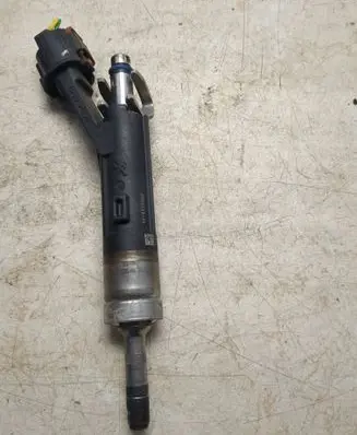 Peugeot 3008 II Fuel injector 9810335380