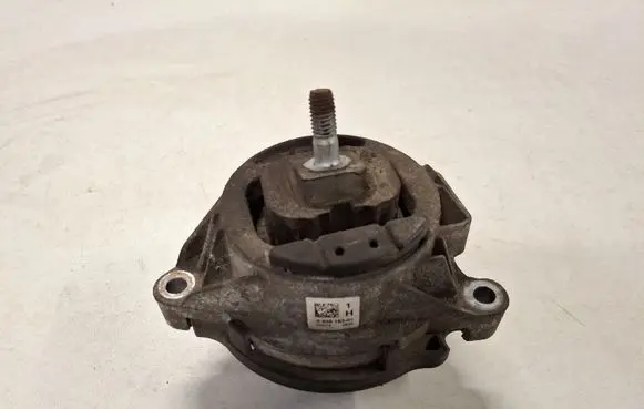 BMW 3 F30 F35 F31 Engine mount bracket 6856183