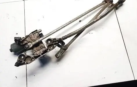 Front wiper linkage and motor