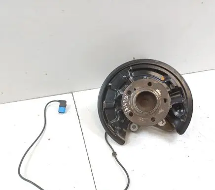 Mercedes-Benz CLA C117 X117 W117 Rear wheel hub 2460406 A2464230520 A2469059402