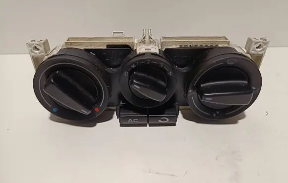 Skoda Octavia Mk1 (1U) Climate control unit 1J0820045E 901510940000 659498K09