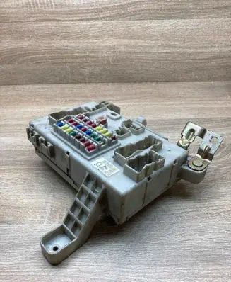 Toyota 4 Runner N210 Fuse module 06505C18