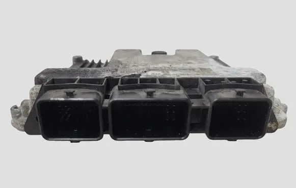 Mazda 3 I Engine control unit/module 6M6112A650BA 0281012530