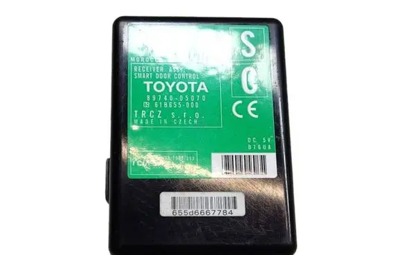 Toyota Avensis T270 Door control unit/module 8974005070 61B655000