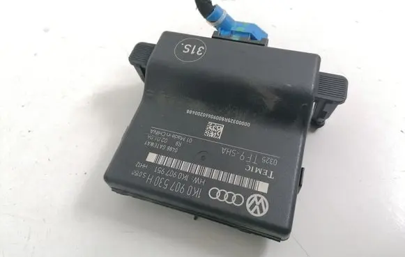 Skoda Octavia Mk2 (1Z) Gateway control module 1K0907530H