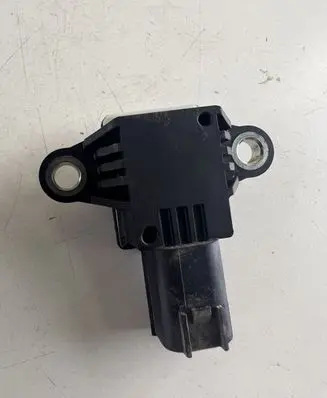 Suzuki Ignis Airbag deployment crash/impact sensor 3893062R00 EA71DC94 07202020