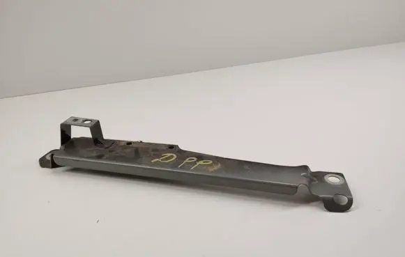 Volvo V60 Fender mounting bracket 31468234 B090D