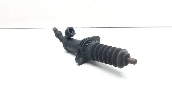 BMW 1 E82 E88 Clutch master cylinder 6775872