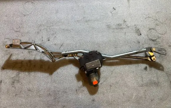Mercedes-Benz E W211 Front wiper linkage a2118200942 2118200942