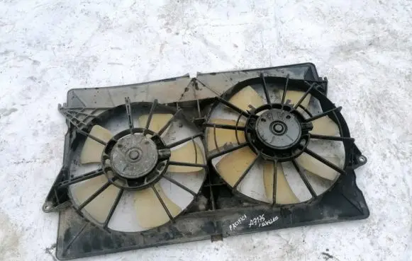 Chrysler Pacifica Radiator cooling fan shroud