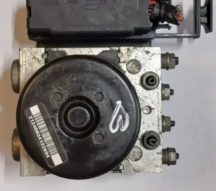 Audi A3 S3 A3 Sportback 8P ABS Pump 1K0614517AT 1K0907379AJ