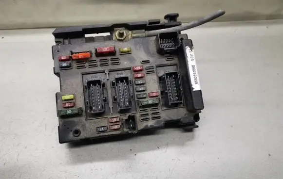 Peugeot 307 BSM Control unit 9650664080 BSMB3