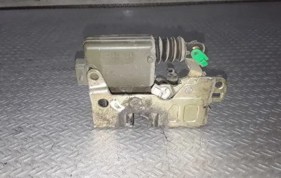 Opel Movano A Front door lock