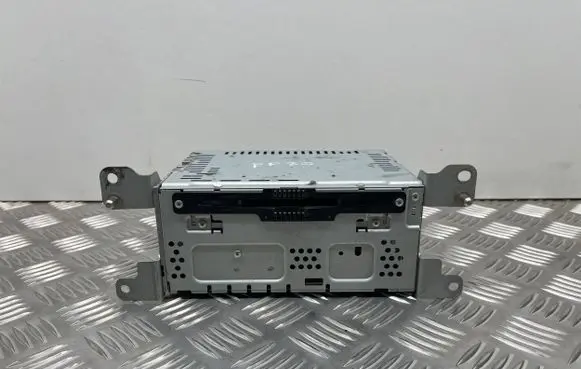 Ford Fusion II Radio/CD/DVD/GPS head unit DS7T19C107BK