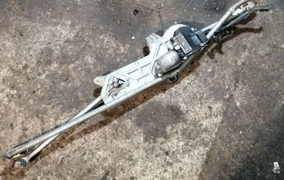 Seat Alhambra (Mk1) Front wiper linkage and motor 7M3955023A 7M3955119 0390241803