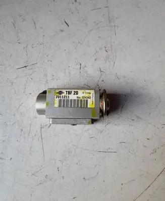 Opel Zafira B Air conditioning (A/C) expansion valve 7011211 324342