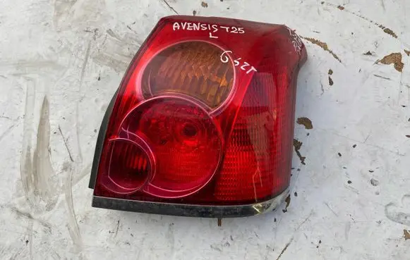 Toyota Avensis T250 Rear/tail lights
