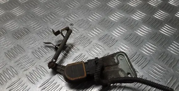 Headlight/headlamp level sensor