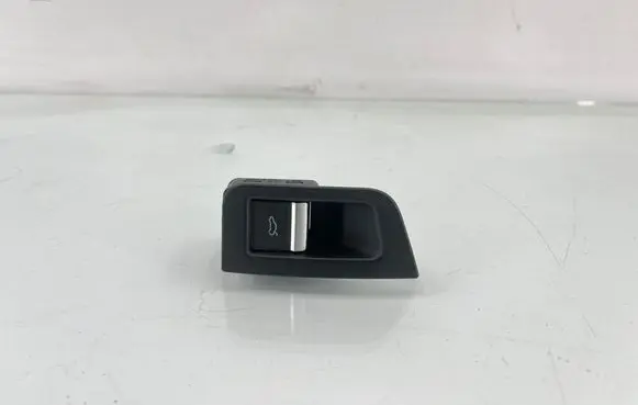 Audi Q7 4M Tailgate opening switch 4M1959829