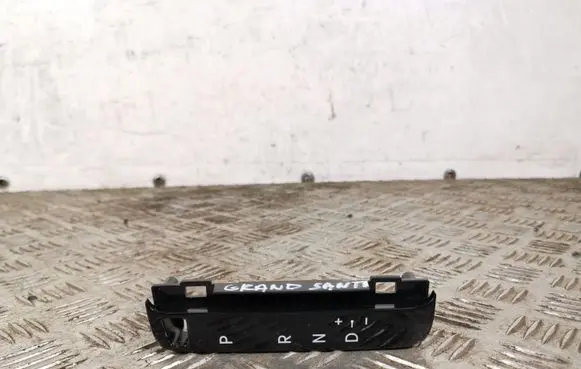 Hyundai Santa Fe Gear shift selector indicator 846542W112