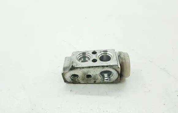 KIA Sportage Air conditioning (A/C) expansion valve F108NA5BA