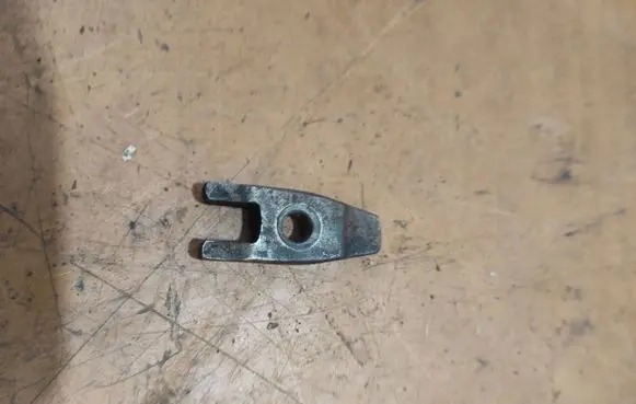 KIA Carnival Fuel Injector clamp holder 