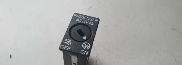 Audi TT TTS RS Mk3 8S Passenger airbag on/off switch 