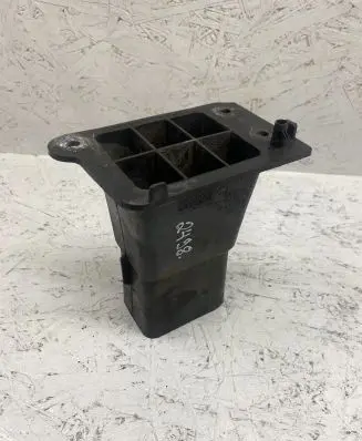 Peugeot 3008 I Front bumper mounting bracket 9682791480