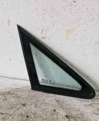 Opel Zafira A Front triangle window/glass 43R007022 DOT36AS2M129 P7096