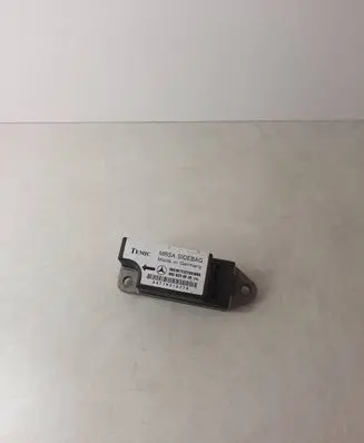 Mercedes-Benz E W210 Airbag deployment crash/impact sensor 0008209926 A9T7H21AZT6
