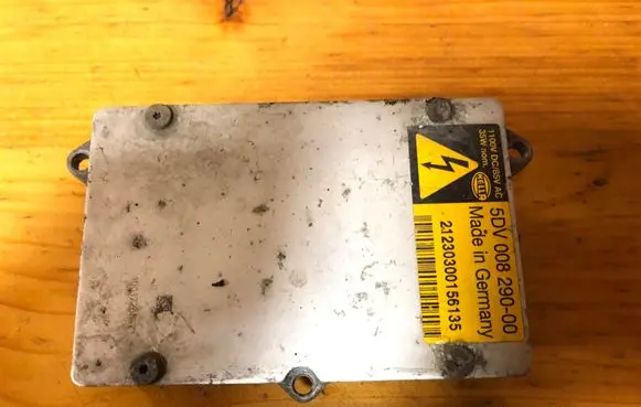 Mercedes-Benz CLS C219 Headlight ballast module Xenon 5DV00829000
