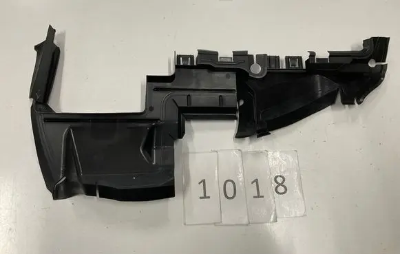 Audi A5 8T 8F Intercooler air channel guide 8T0121283S