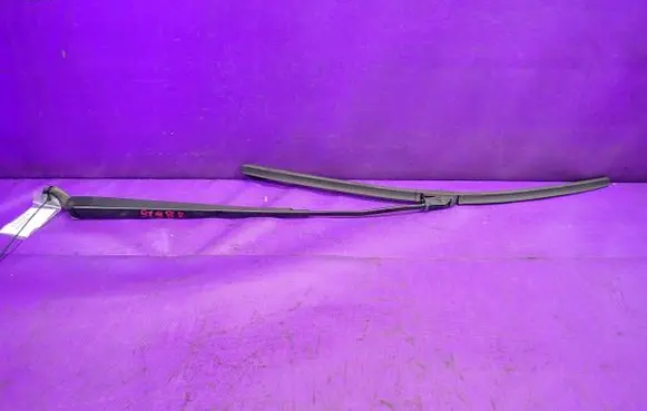 Citroen Xsara Picasso Front wiper blade arm