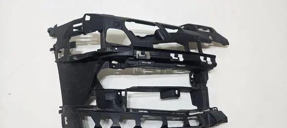 BMW 5 G30 G31 G38 Front bumper mounting bracket 7385346