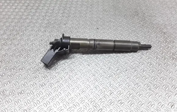 Mercedes-Benz ML W164 Fuel injector A6420700587