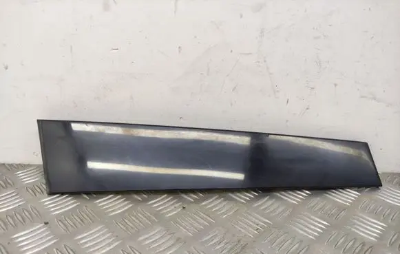 Skoda Superb B6 (3T) Front door glass trim molding 3T0837901B