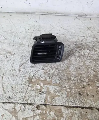 Volkswagen PASSAT B6 Dashboard side air vent grill/cover trim 05703001
