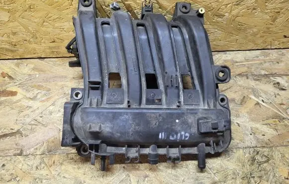 Renault Clio III Intake manifold 8200633248